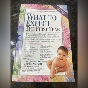 What to Expect The First Year Baby /Parents Book Great Condition!